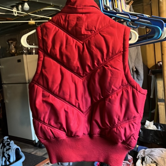Urban Behavior, red vest, size Small. - Picture 6 of 11